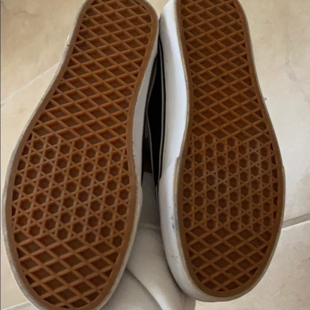 Black low top vans! - Picture 3 of 3